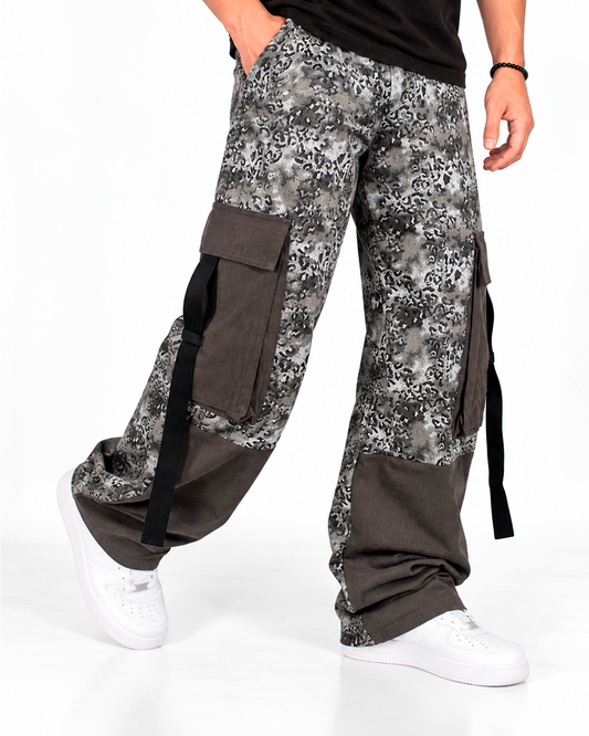 Pantalón Cargo Baggy Hombre Camuflado Gris y Negro – Bolsillos Laterales