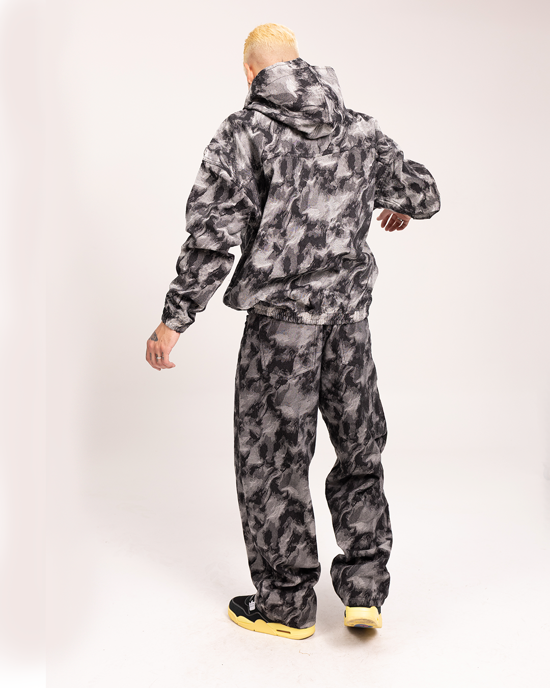 Conjunto Jackal Gris Ref 59