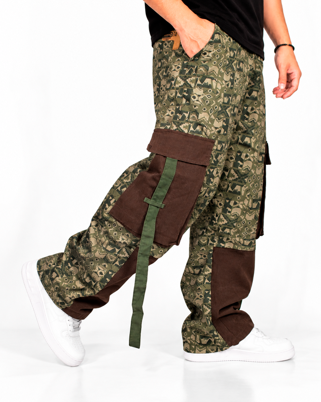 Pantalón Cargo Baggy Hombre Camuflado Verde y Café – Bolsillos Laterales